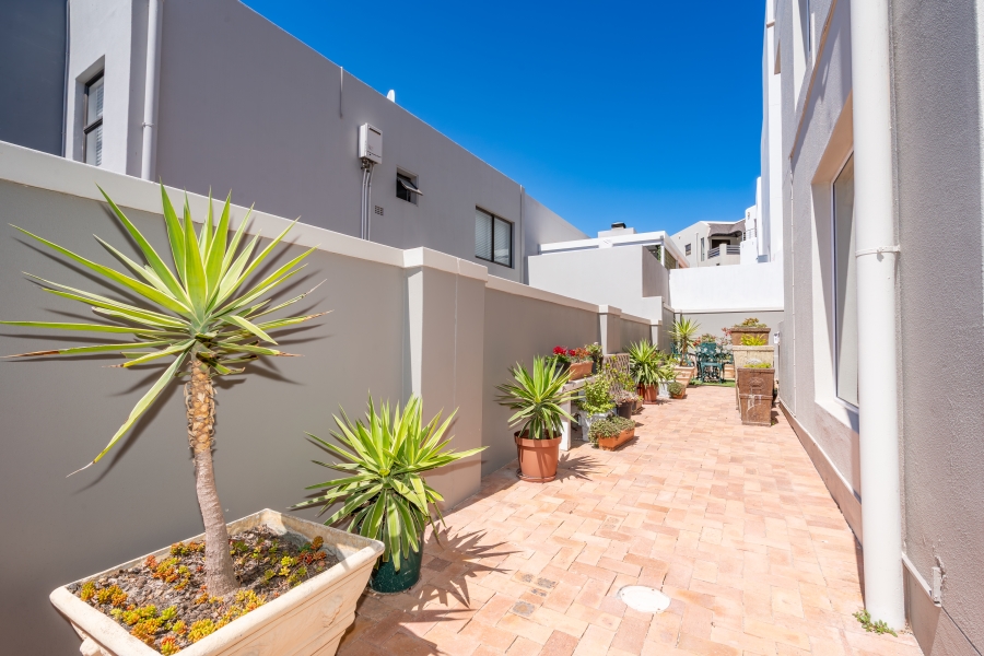 5 Bedroom Property for Sale in Waterfront Western Cape